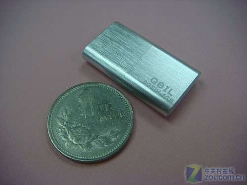 萬磁王現(xiàn)身金邦E極棒新磁力U盤上市